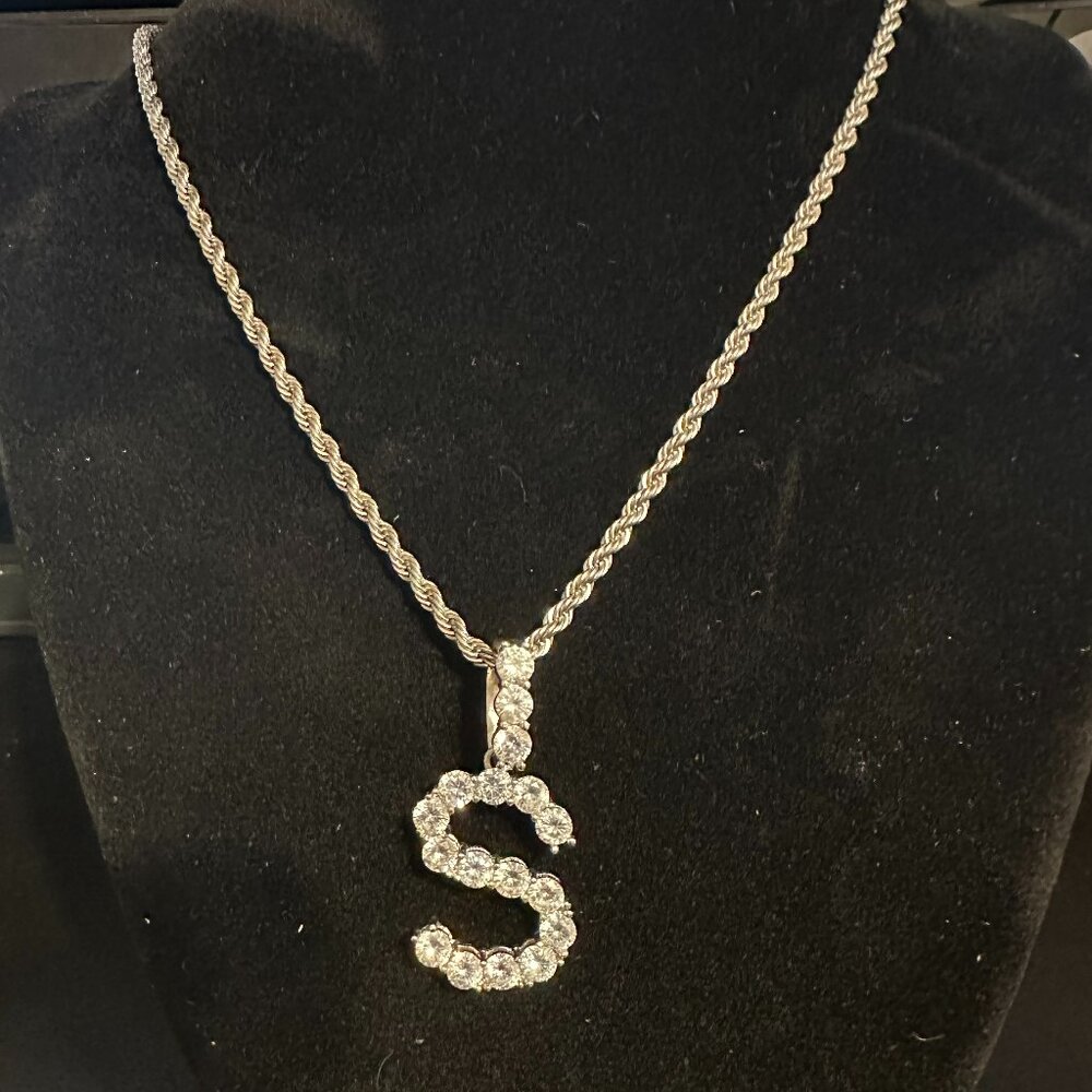 Stunning Rope Chain with Diamond-Cut "S" Pendant